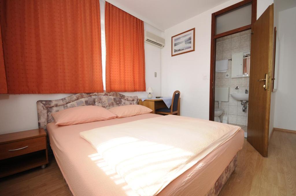 Pansion Antonio Bed & Breakfast Slavonski Brod Room photo