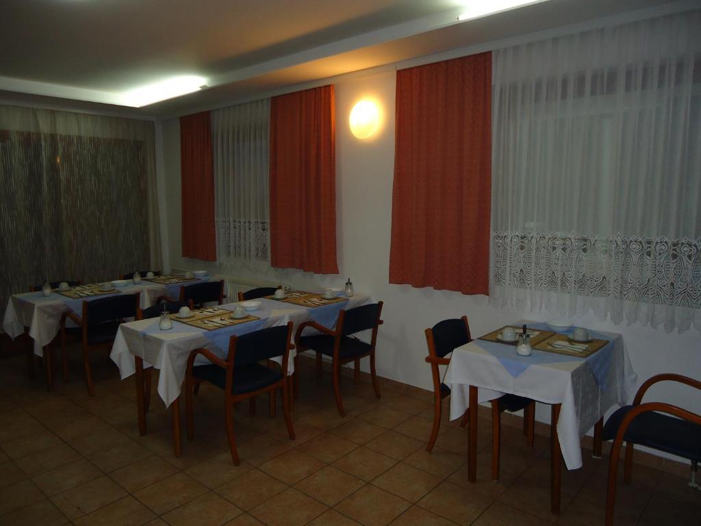 Pansion Antonio Bed & Breakfast Slavonski Brod Exterior photo