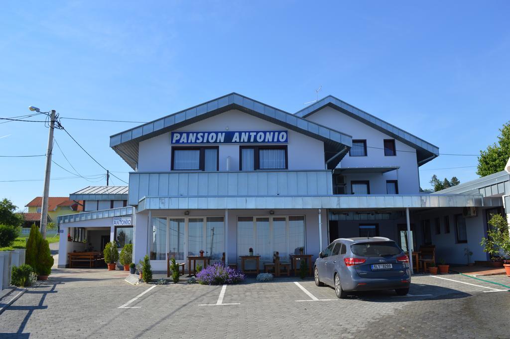 Pansion Antonio Bed & Breakfast Slavonski Brod Exterior photo