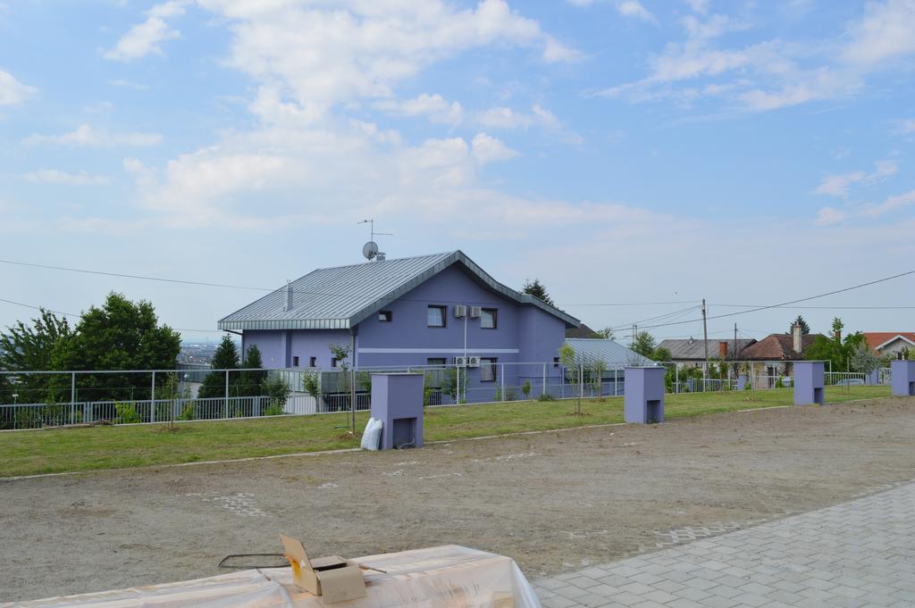 Pansion Antonio Bed & Breakfast Slavonski Brod Exterior photo