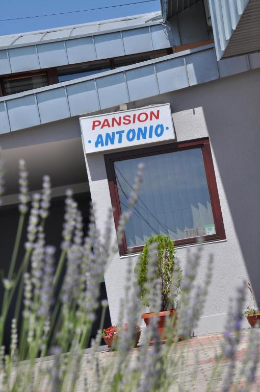 Pansion Antonio Bed & Breakfast Slavonski Brod Exterior photo