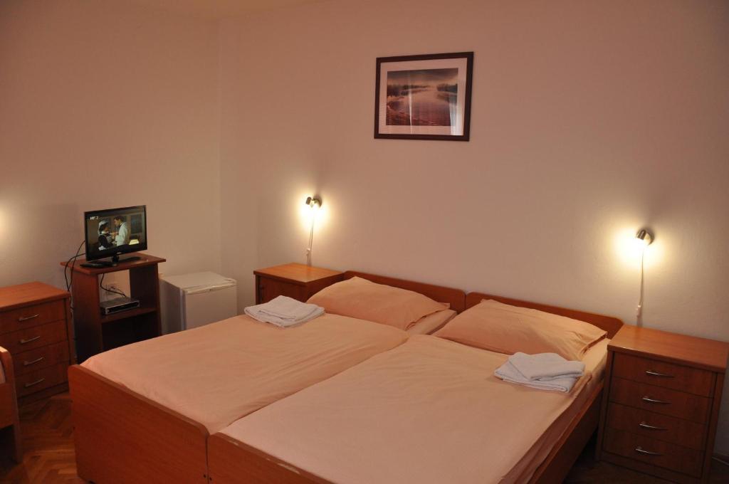 Pansion Antonio Bed & Breakfast Slavonski Brod Exterior photo