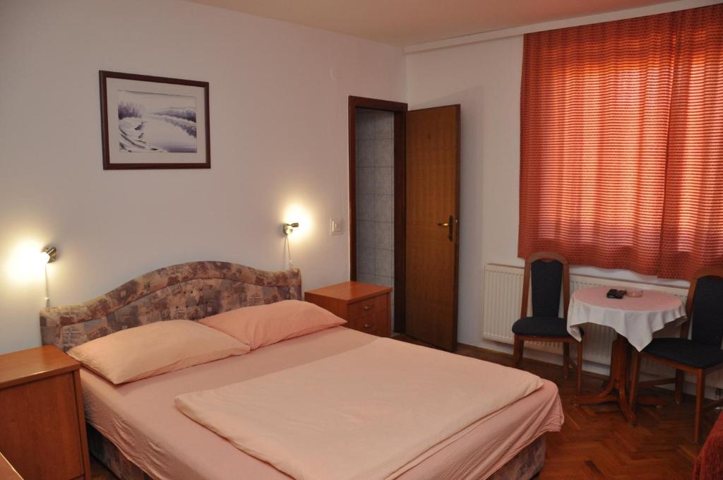 Pansion Antonio Bed & Breakfast Slavonski Brod Exterior photo