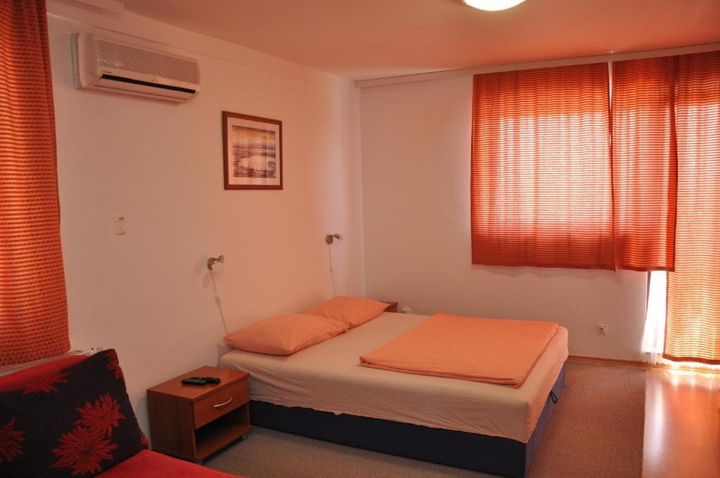 Pansion Antonio Bed & Breakfast Slavonski Brod Exterior photo